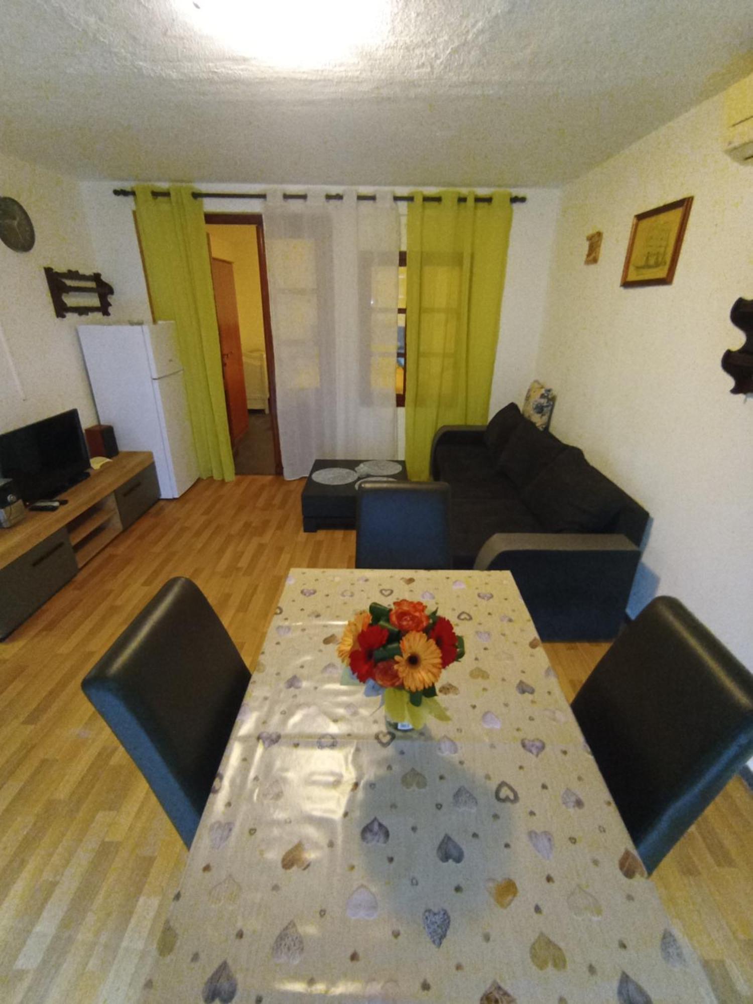 Apartments Villa Marta - Begovic Kotor Eksteriør billede