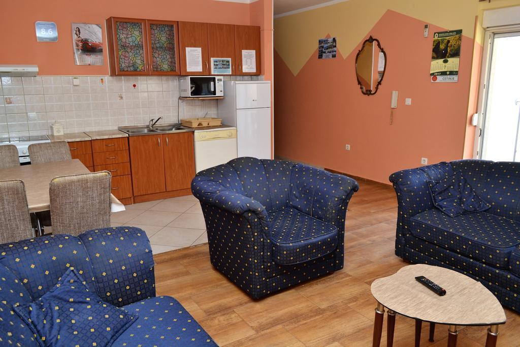 Apartments Villa Marta - Begovic Kotor Eksteriør billede