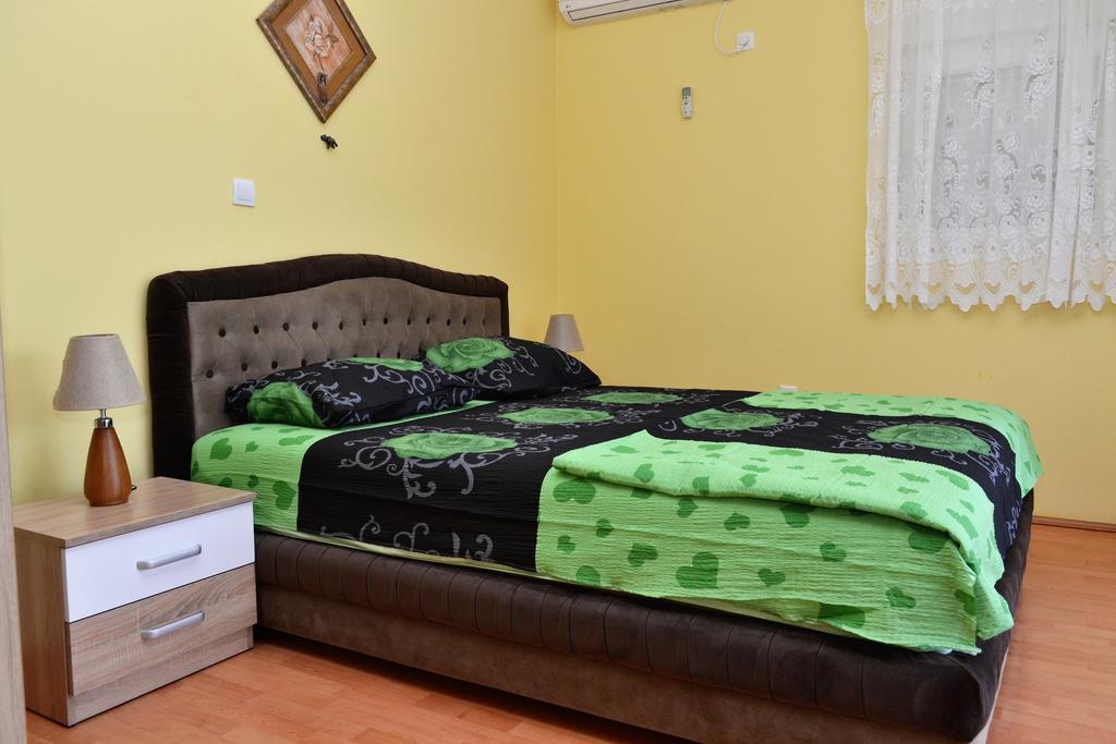 Apartments Villa Marta - Begovic Kotor Eksteriør billede